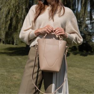 OLEADA Mini Marina Bucket Bag in Latte | Taupe ✨ NWT !!!